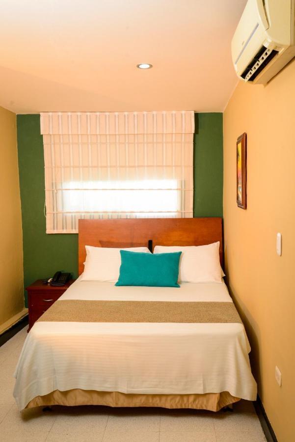 Hotel Prado 34 West 부카라망가 외부 사진