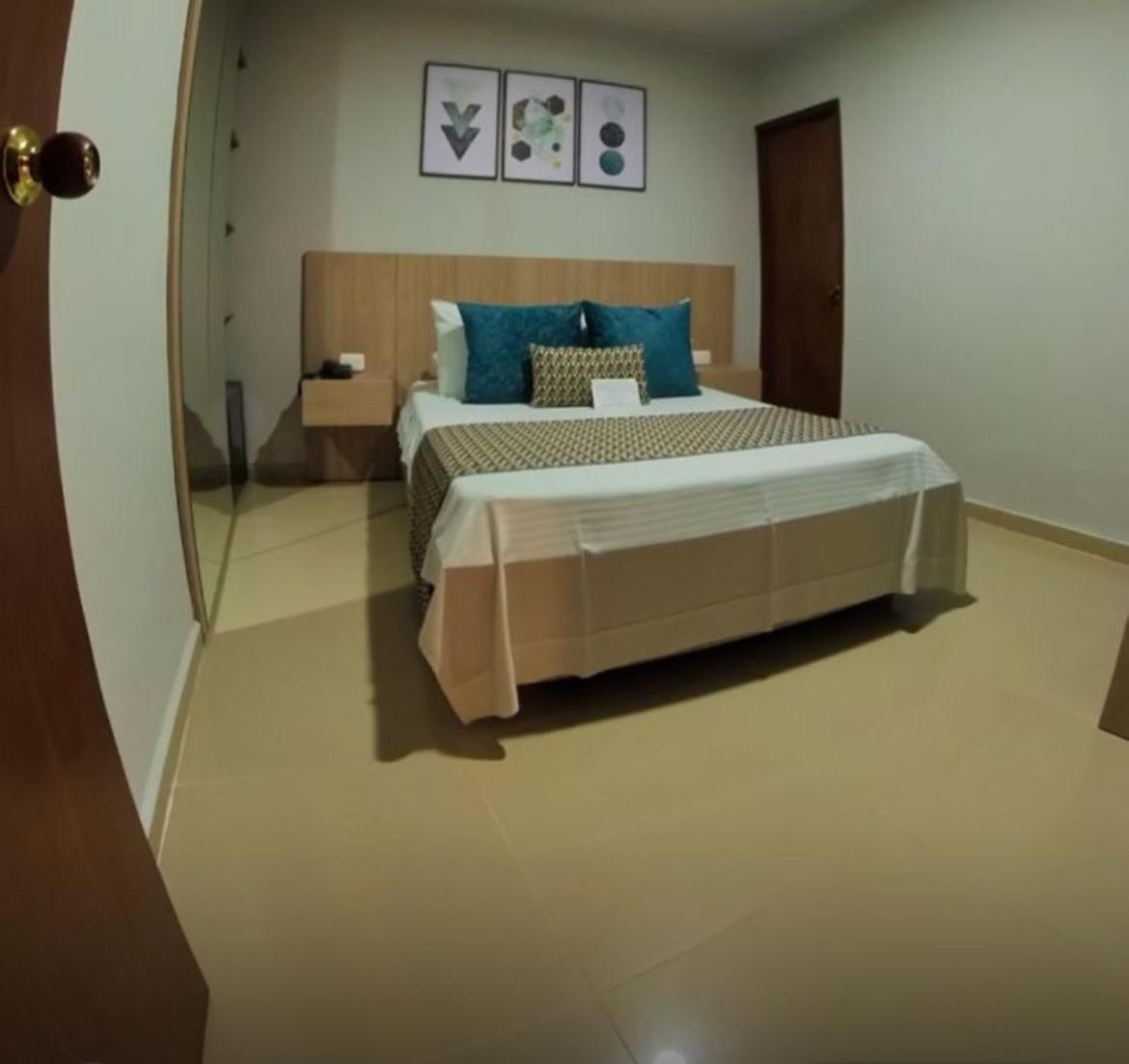 Hotel Prado 34 West 부카라망가 외부 사진