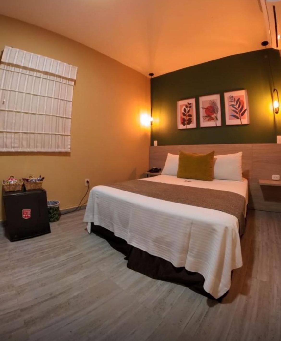 Hotel Prado 34 West 부카라망가 외부 사진