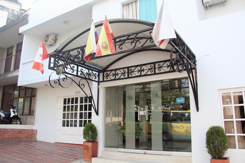 Hotel Prado 34 West 부카라망가 외부 사진
